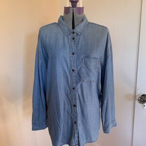 American Eagle Button Up Shirt M Oversized Blue Boyfriend Fit Denim‎ Collared
